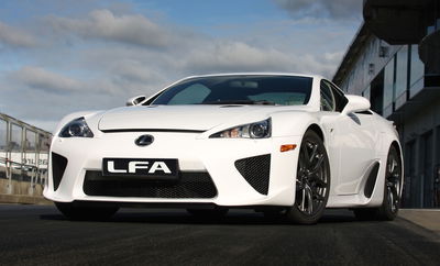Les experts disent que ce sont les voitures classiques les plus populaires de l'année dernière Lexus LFA