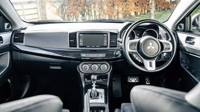 Mitsubishi Lancer Evolution X FQ-440 MR, intérieur