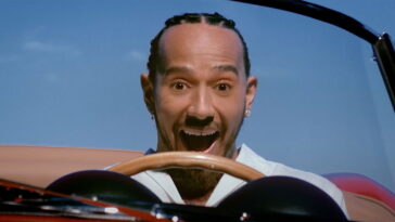 Regardez Lewis Hamilton Star lors de la journée de Ferris Bueller