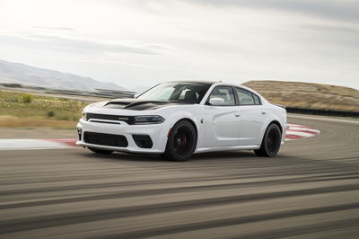 Le Hemi V8 pourrait revenir des morts cet été Dodge Charger SRT Hellcat