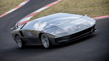 Giugiaro transforme Maserati MC20 en un coin des années 70 pour les années 70