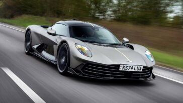 Découvrez le 1064 ch Aston Martin Valhalla dans le monde réel