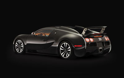 Bugatti Veyron a chanté noir