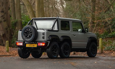 Ce Suzuki Jimny à six roues pourrait être le vôtre Suzuki Jimny 6x4, arrière (crédit: commissaires-priseurs historiques)