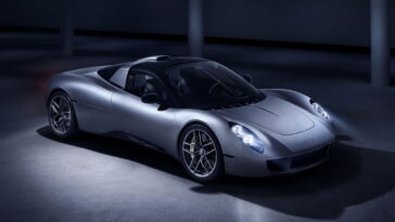 Hardcore GMA T33 venant à Goodwood