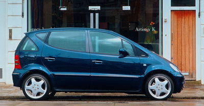 La Classe A Mercedes mourra l'année prochaine Mercedes Classe A - Première génération, côté