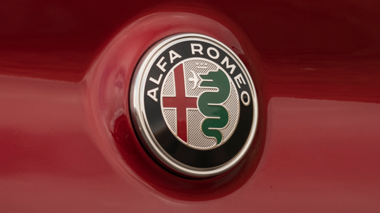 Pourquoi l'insigne Alfa Romeo a-t-il un serpent dessus? Pourquoi l'insigne Alfa Romeo a-t-il un serpent dessus?