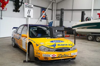 Vivez vos fantasmes de Toca avec ce Ford Mondeo Sim Rig Ford Mondeo Super Tourer Sim Rig - Front