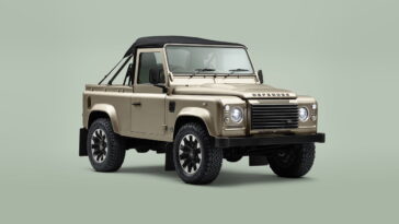 Le dernier défenseur classique de Land Rover V8 perd son toit