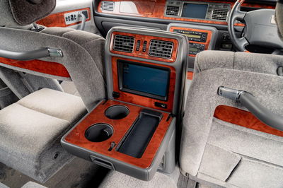 Toyota Century - intérieur, avant