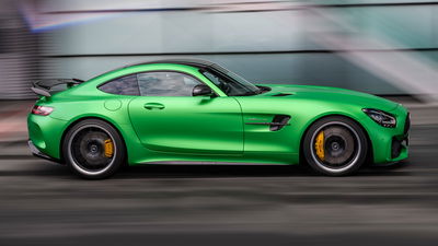 Mercedes AMG GT R, Hell vert