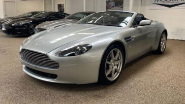 Souhaitez-vous prendre un botté de dégagement sur un inférieur de 30 000 £ Aston Martin Vantage Roadster?