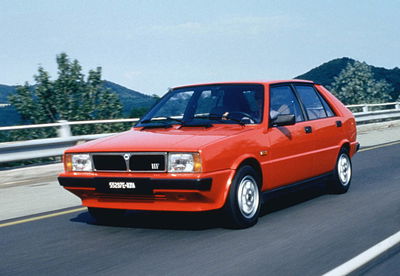 Lancia Delta HF Turbo - Front