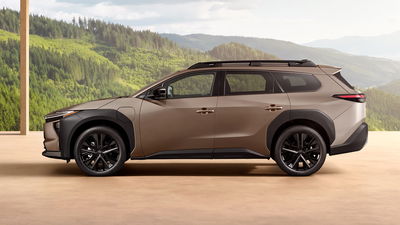 Toyota BZ4X Touring arrive alors que le SUV électrique pseudo-évalué Toyota BZ4X Touring, côté