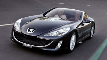 Le V12 Peugeot 907 a pris Ferraris et Astons dans un univers parallèle
