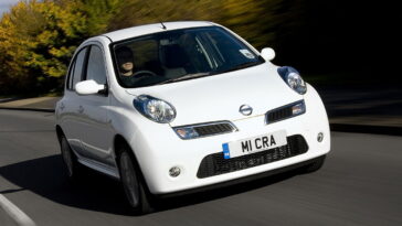 La Nissan Micra 160SR est une trappe chaude de bébé oublié