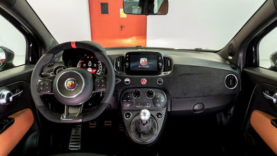 Abarth 695 Club Italia, intérieur