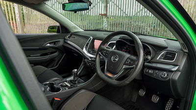 Vauxhall vxr8 maloo, intérieur