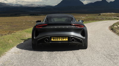 Emira Lotus - arrière