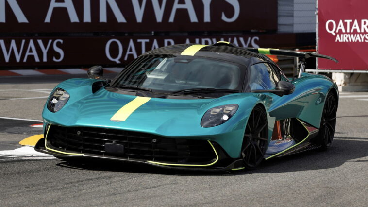 Regardez Fernando Alonso pousser l'Aston Martin Valhalla autour de Monaco Regardez Fernando Alonso Rag the Aston Martin Valhalla autour de Monaco