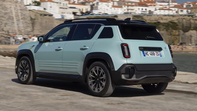 Renault 4 E-Tech - arrière