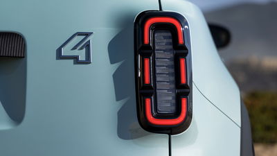 Renault 4 E-Tech - Détail arrière