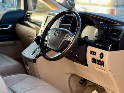 Toyota Vellfire Royal Lounge - sièges avant