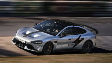 Regardez le Xiaomi Su7 Ultra battre le record de production de VE au Nürburgring Regardez le Xiaomi Su7 Ultra arracher le record de production EV au Nürburgring
