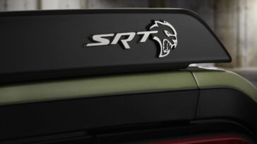 Stellantis tease la relance de la marque SRT Performance avec des bruits V8 Stellantis taquine la relance de la marque SRT Performance avec des bruits v8