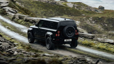 Le Land Rover Defender Octa Black est à la hauteur de son nom Défenseur octa noir - intérieur