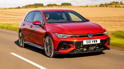 Ce sont les voitures les plus vendues au Royaume-Uni jusqu'à présent en 2025 MK8.5 VW Golf GTI Clubsport, avant 3/4