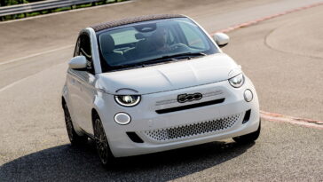 L'hybride Fiat 500 est là, et il a une boîte manuelle L'hybride Fiat 500 est là, et il a un manuel