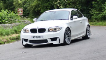 Nous conduisons le coupé BMW 1M, la meilleure voiture M des années 2010