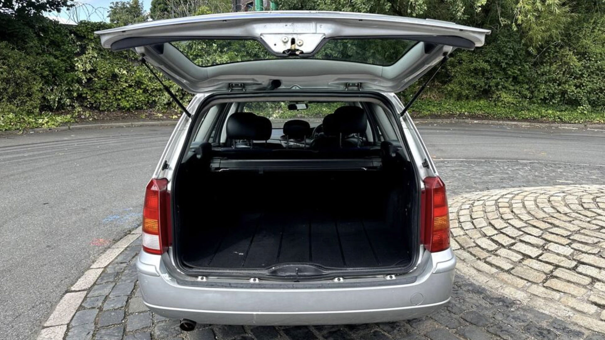 Ford Focus ST170 Estate - arrière, hayon ouvert