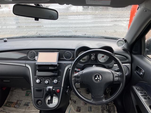 Goo-net trouvaille de la semaine : un Mitsubishi Airtrek Turbo-R, un Evo sur échasses Mitsubishi Airtrek Turbo-R - intérieur