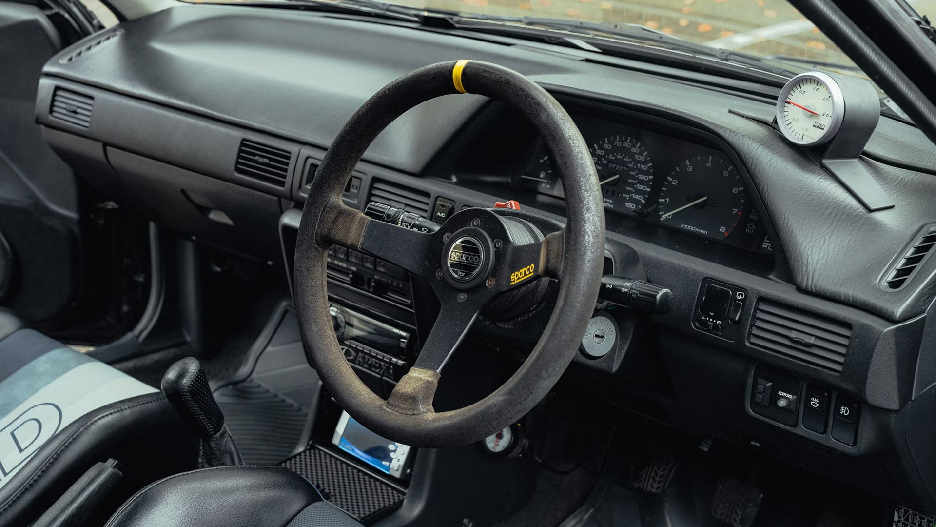Mazda 323 GT-R, intérieur