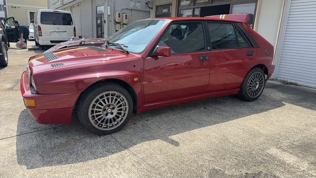 Goo-Net Trouvaille de la Semaine : Une finale de Lancia Delta Edizione réservée au Japon Lancia Delta HF Integrale Edizione Finale - côté