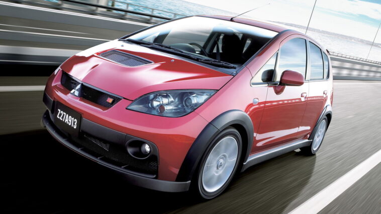 La Mitsubishi Colt Ralliart Version-R était un bébé Evo
