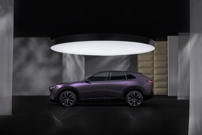 Le Mazda CX-6e - extérieur