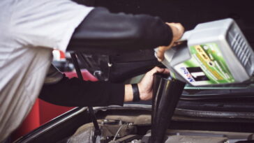 Pourquoi il est essentiel de changer l'huile moteur de votre voiture