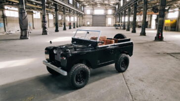 Land Rover Himalaya Restomod cache le GM LS3 V8