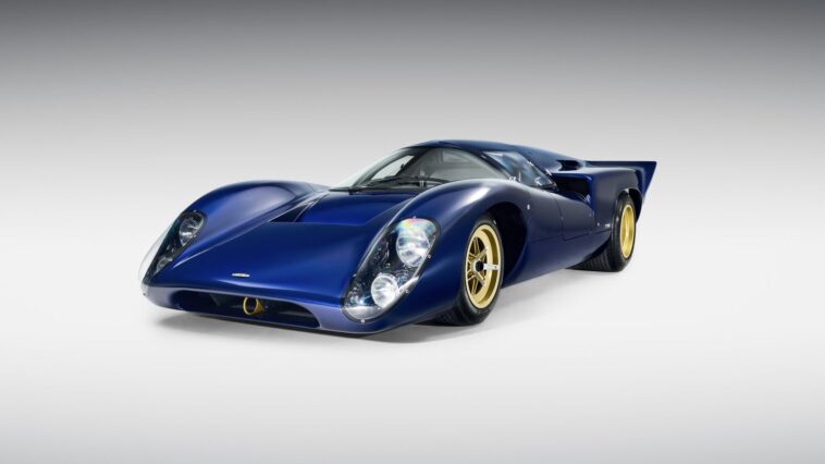 La Lola T70 est de retour en tant que voiture de course sur route V8 écologique La Lola T70 est de retour en tant que voiture de course sur route V8 écologique