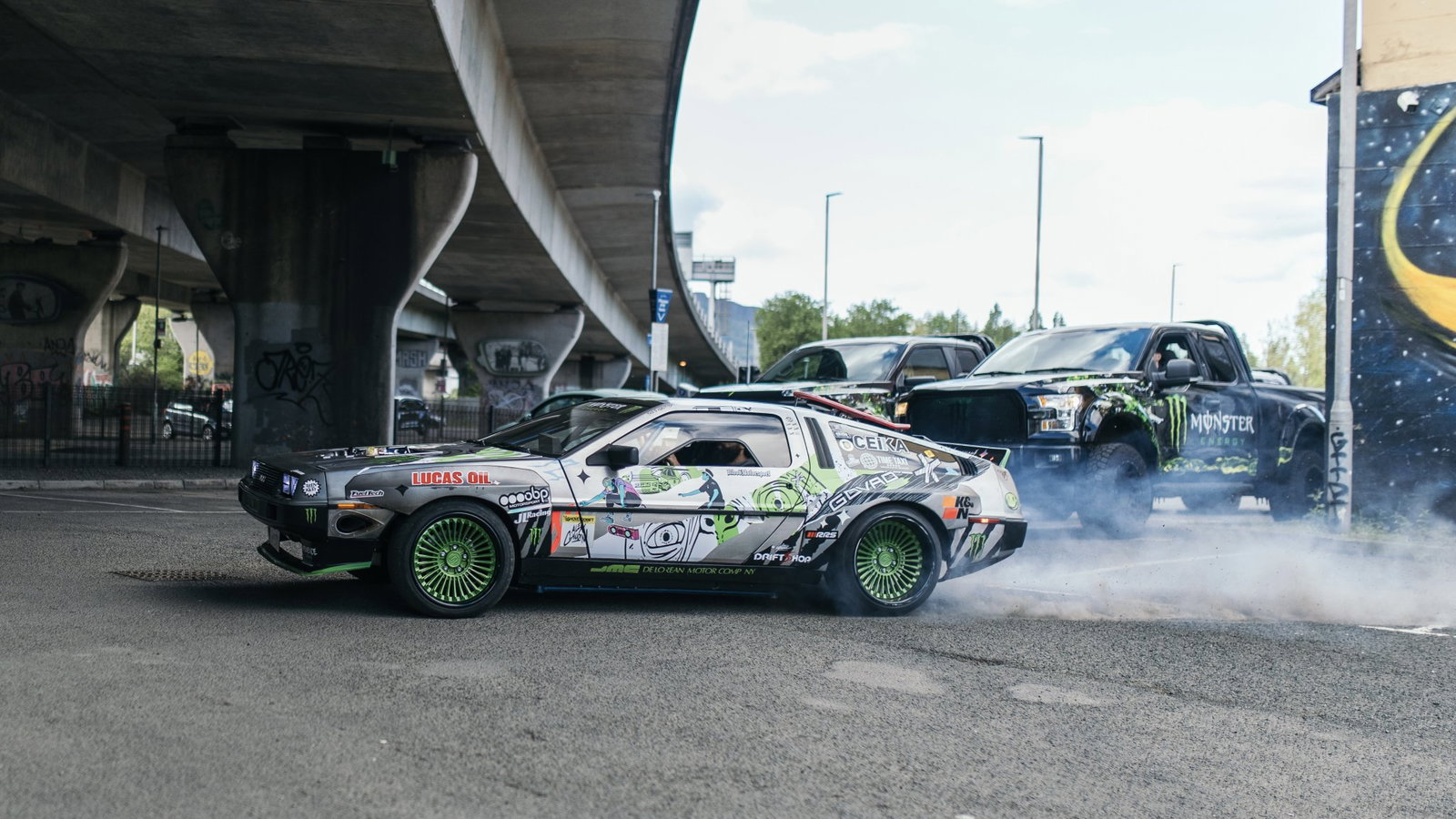 Découvrez cette DeLorean Drift-Spec déchirant autour de sa ville natale La DeLorean d'Alexandre Claudin à Belfast | Crédit : Hype Factory