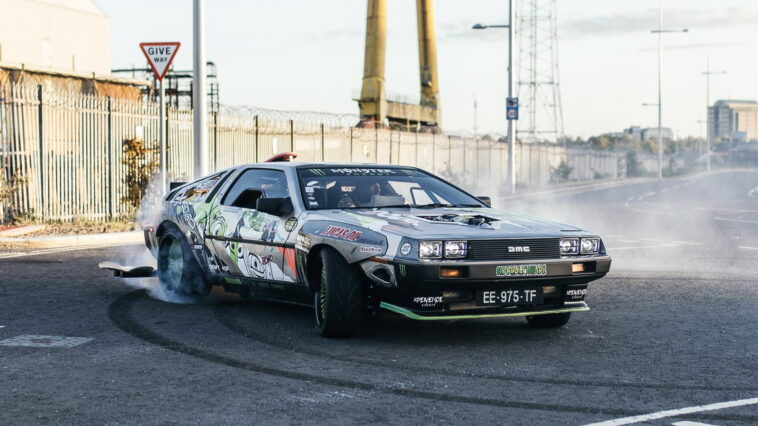 Découvrez cette DeLorean Drift-Spec déchirant autour de sa ville natale Découvrez cette DeLorean Drift-Spec déchirant autour de sa ville natale