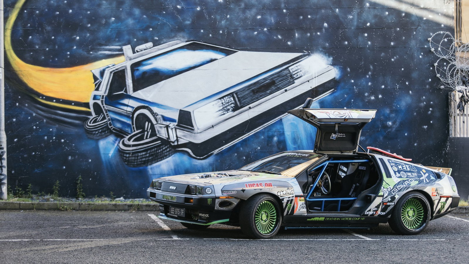 Découvrez cette DeLorean Drift-Spec déchirant autour de sa ville natale La DeLorean d'Alexandre Claudin à Belfast | Crédit : Hype Factory