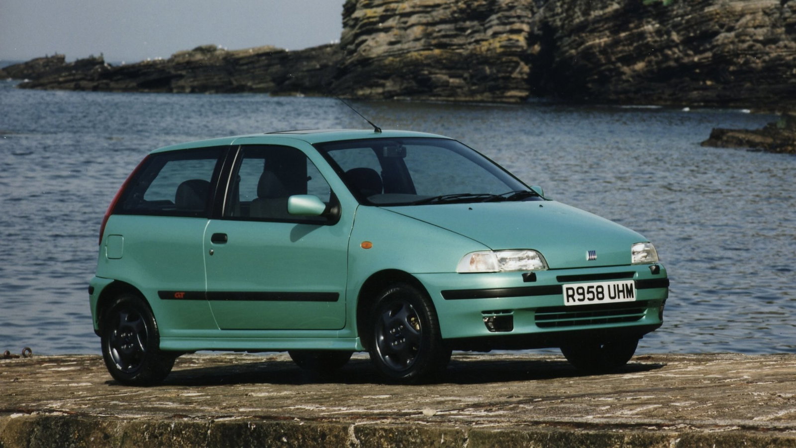 10 voitures de performance cool mais oubliées des années 1990 Fiat Punto GT Turbo