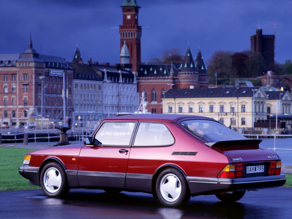 Saab Super Aero à trois rayons