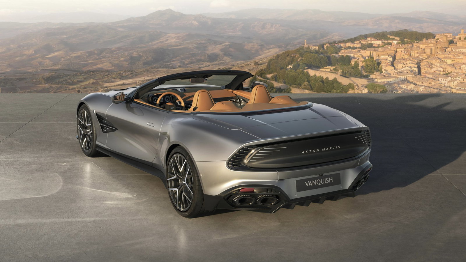 Aston Martin Vanquish célèbre ses 25 ans avec une édition spéciale Throwback Aston Martin Vanquish 25 Volante - arrière