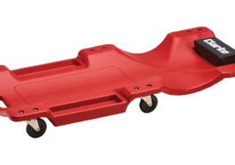 Le Clarke CMC40B Car Creeper vous aide à prendre soin de vous pendant que vous prenez soin de votre voiture